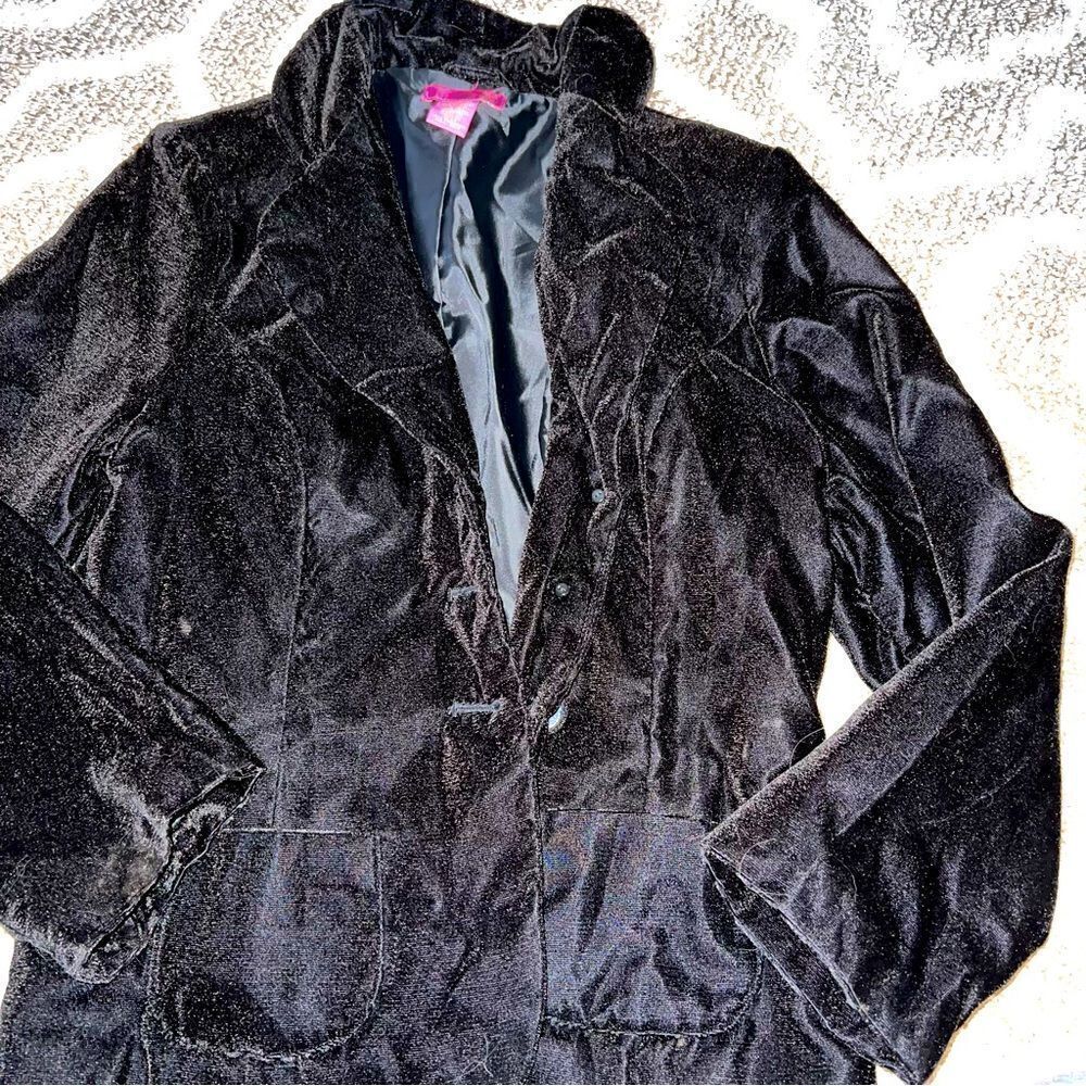 Tracia sodi size L black velvet like jacket